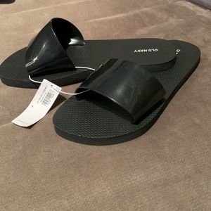 Never worn! Old navy slip ons!